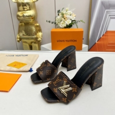 Louis Vuitton Slippers